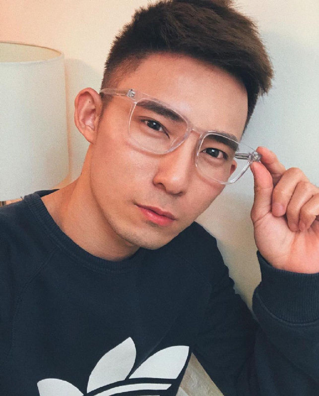 小伟的第一张照片--江苏上门女婿服务网